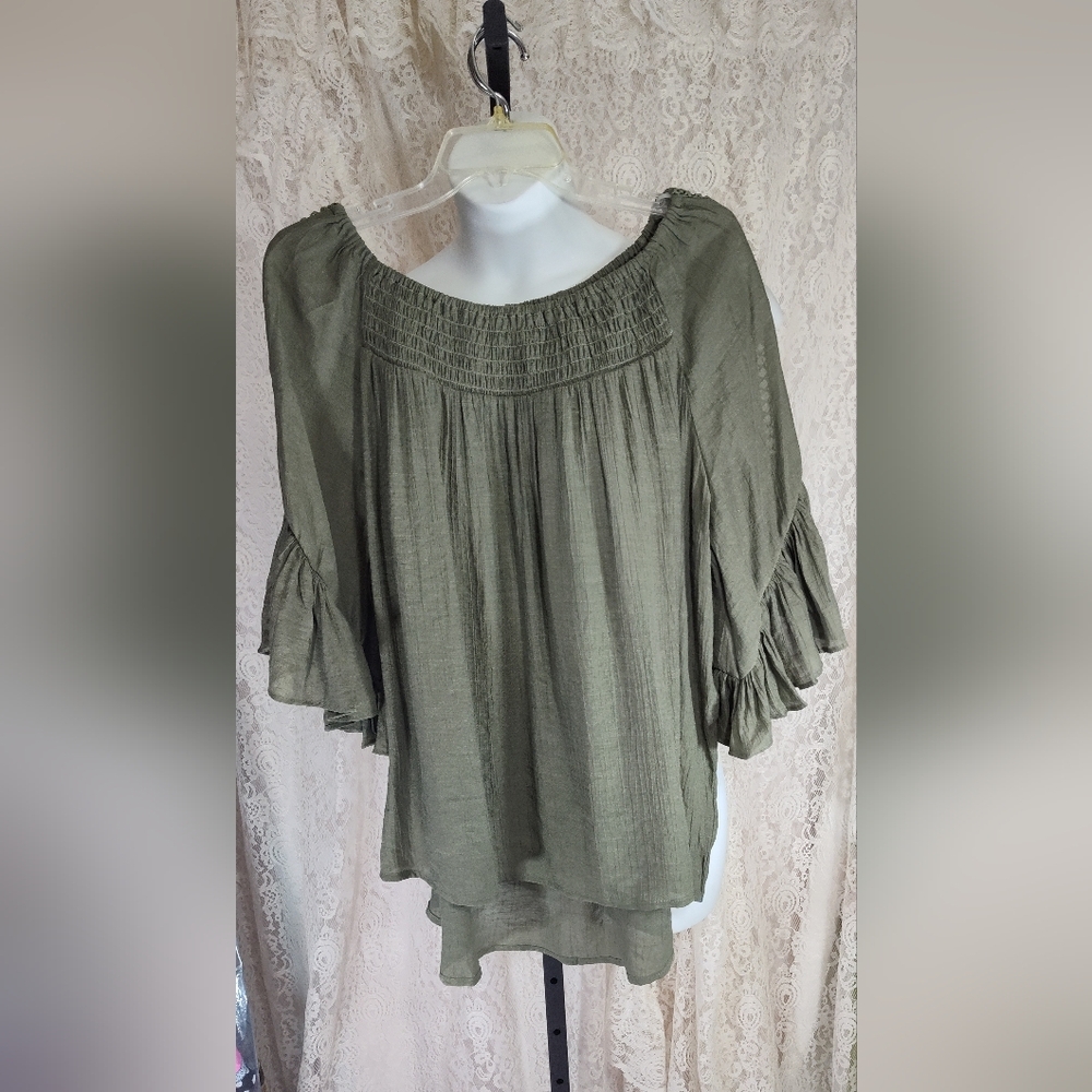Olive Green ruffle sleeve top NWT - Picture 2 of 4